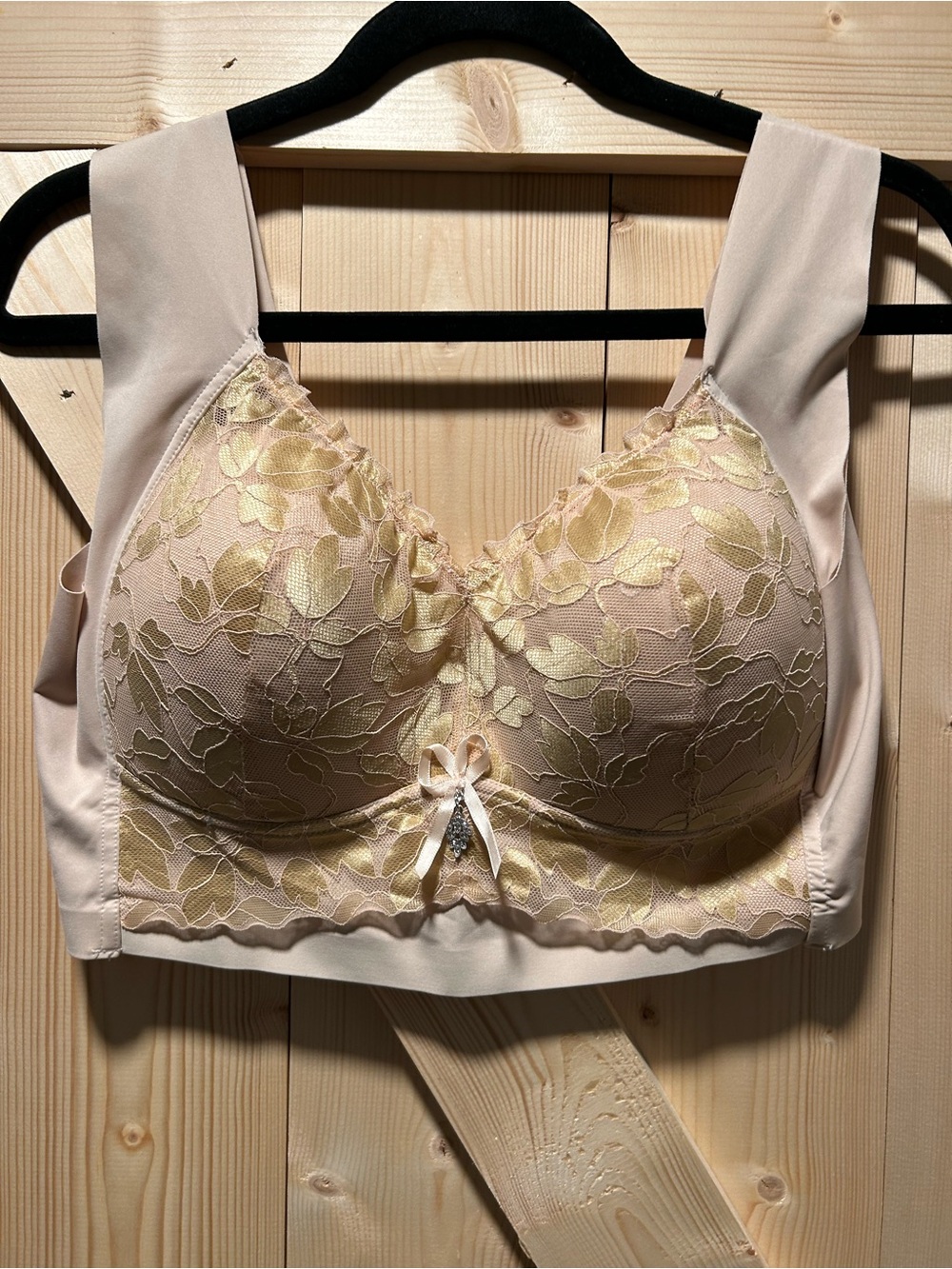 2 Set Women’s Lace-Accent Support Bra in Cream and Light Green - Picture 4 of 5
